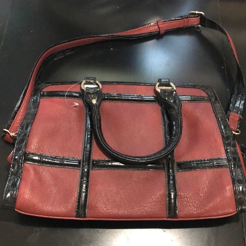 Black Rivet Purse 